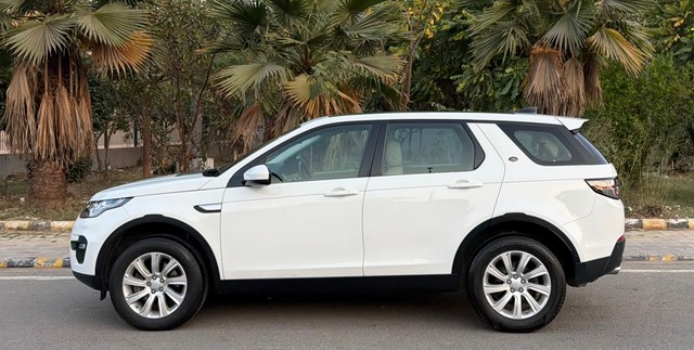 Second-hand 2017 Land Rover Discovery Sport Si4 HSE for sale in New Delhi-5
