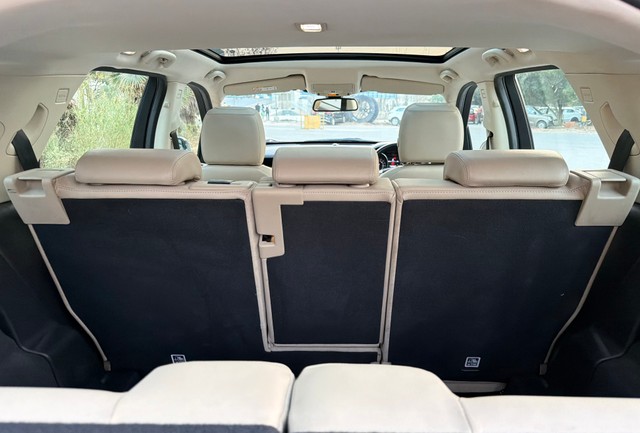 Second-hand 2017 Land Rover Discovery Sport Si4 HSE for sale in New Delhi-17