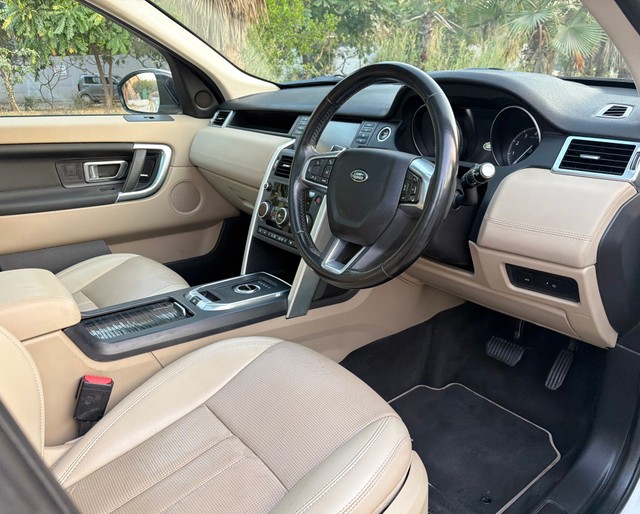 Second-hand 2017 Land Rover Discovery Sport Si4 HSE for sale in New Delhi-18