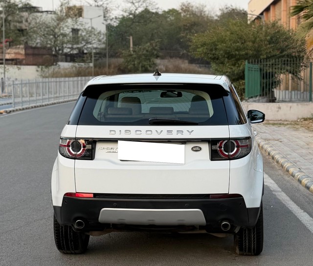 Second-hand 2017 Land Rover Discovery Sport Si4 HSE for sale in New Delhi-16