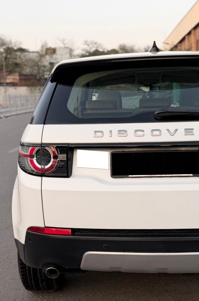 Second-hand 2017 Land Rover Discovery Sport Si4 HSE for sale in New Delhi-3