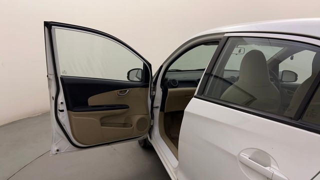 Second-hand 2015 Honda Amaze VX i-VTEC for sale in Mysore-30