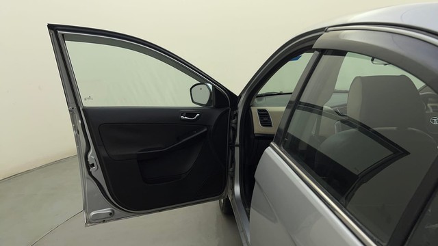 Second-hand 2016 Tata Zest Revotron 1.2 XT for sale in Bangalore-24