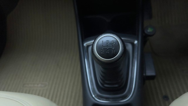 Second-hand 2019 Honda Amaze V Petrol BSIV for sale in New Delhi-12