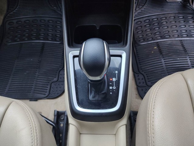 Second-hand 2022 Maruti Suzuki Dzire VXI AMT for sale in Visakhapatnam-12