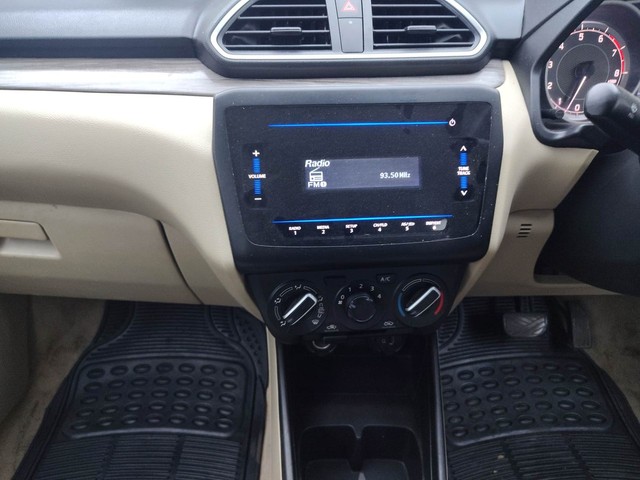 Second-hand 2022 Maruti Suzuki Dzire VXI AMT for sale in Visakhapatnam-34