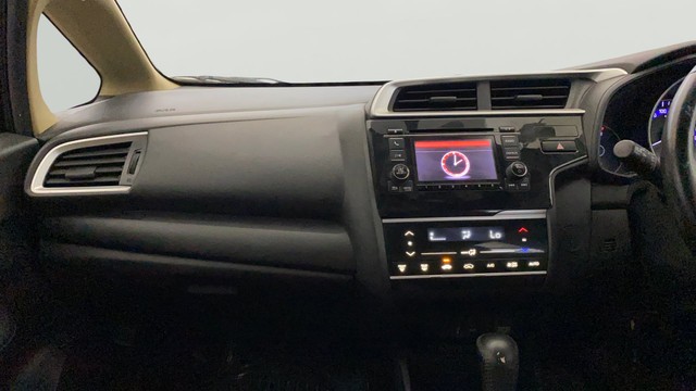 Second-hand 2017 Honda Jazz 1.2 V AT i VTEC for sale in New Delhi-22