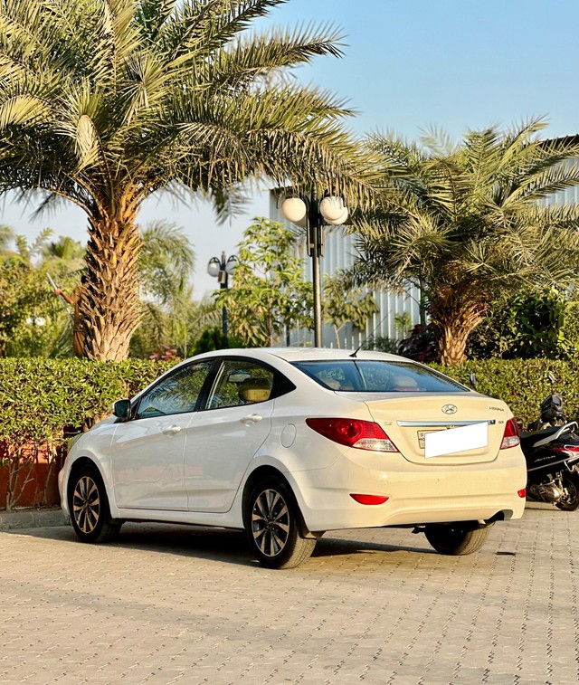 Second-hand 2014 Hyundai Verna 1.6 SX VTVT for sale in Surat-3