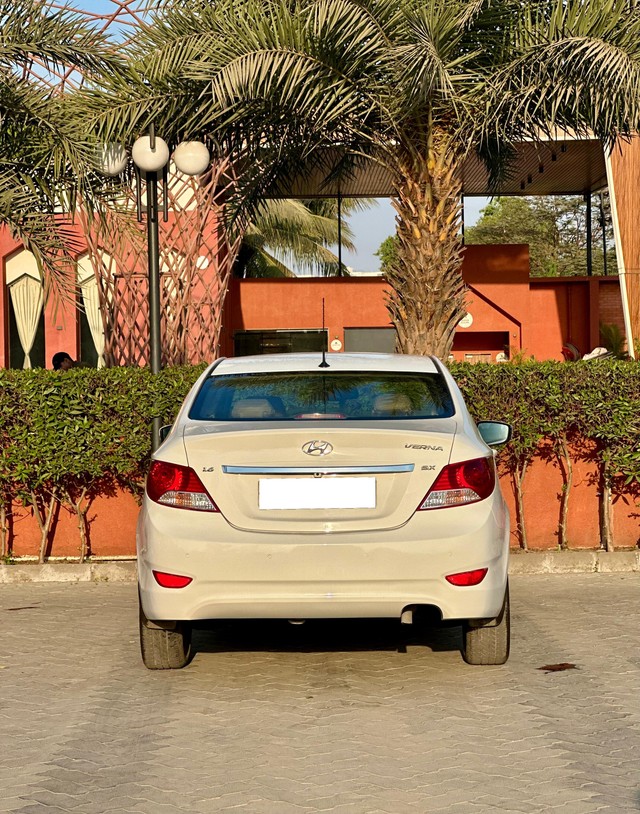 Second-hand 2014 Hyundai Verna 1.6 SX VTVT for sale in Surat-2