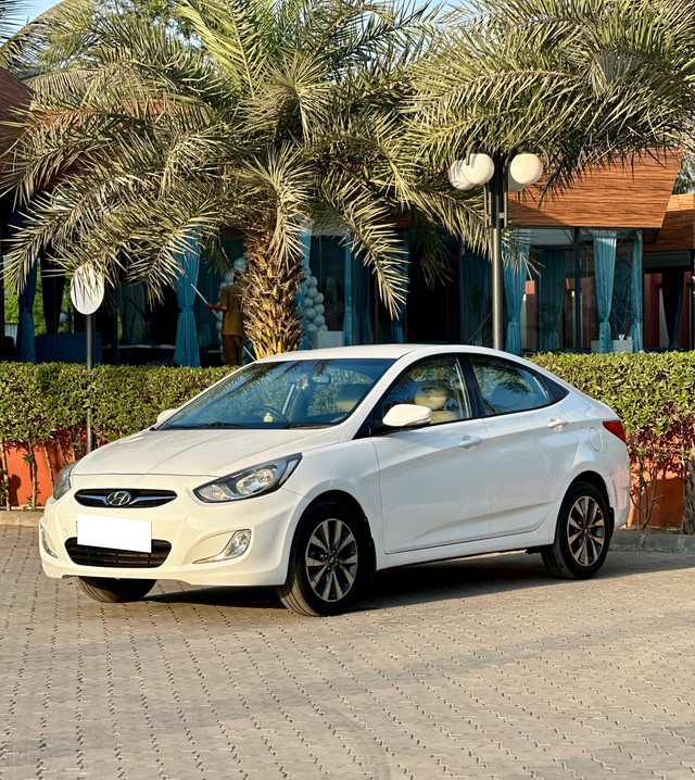 Second-hand 2014 Hyundai Verna 1.6 SX VTVT for sale in Surat-4