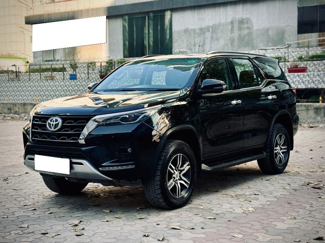 Second-hand 2025 Toyota Fortuner 4X2 Diesel AT for sale in New Delhi-2