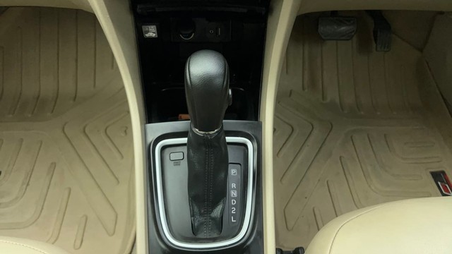 Second-hand 2021 Maruti Suzuki Ciaz 1.4 AT Alpha for sale in Ahmedabad-12