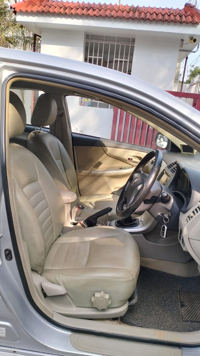 Toyota Corolla Altis 1.8 J Second-hand 2013 Toyota Corolla Altis 1.8 J for sale in Coimbatore-7