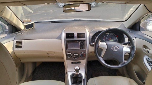 Toyota Corolla Altis 1.8 J Second-hand 2013 Toyota Corolla Altis 1.8 J for sale in Coimbatore-5