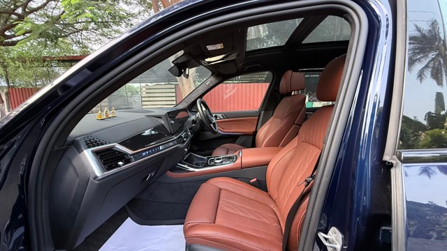 Second-hand 2024 BMW X7 xDrive40d M Sport for sale in Coimbatore-5