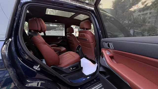 Second-hand 2024 BMW X7 xDrive40d M Sport for sale in Coimbatore-12