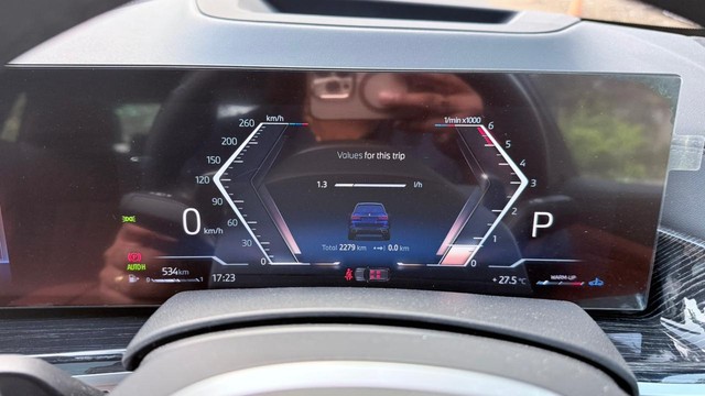 Second-hand 2024 BMW X7 xDrive40d M Sport for sale in Coimbatore-11