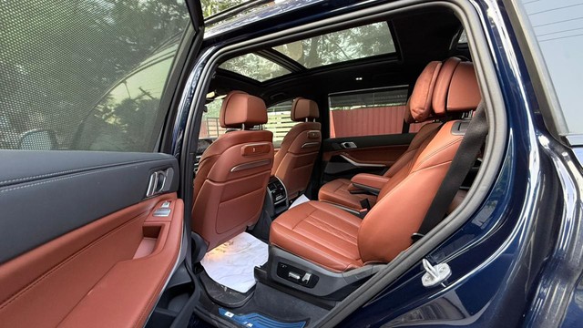 Second-hand 2024 BMW X7 xDrive40d M Sport for sale in Coimbatore-16