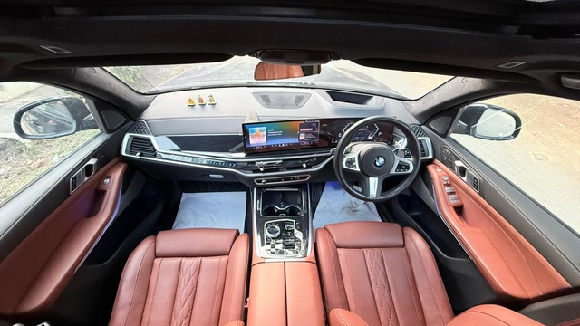 Second-hand 2024 BMW X7 xDrive40d M Sport for sale in Coimbatore-8