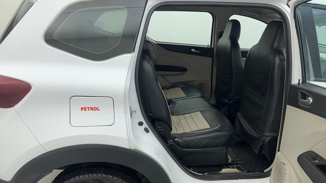 Second-hand 2020 Renault Triber RXZ for sale in Ahmedabad-30