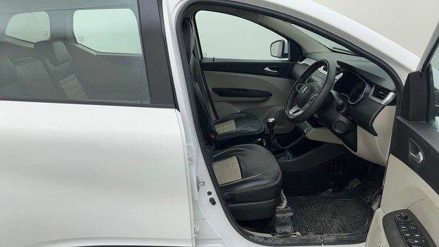 Second-hand 2020 Renault Triber RXZ for sale in Ahmedabad-15