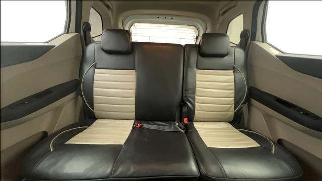 Second-hand 2020 Renault Triber RXZ for sale in Ahmedabad-35