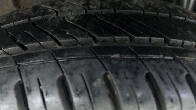 Second-hand 2020 Renault Triber RXZ for sale in Ahmedabad-24