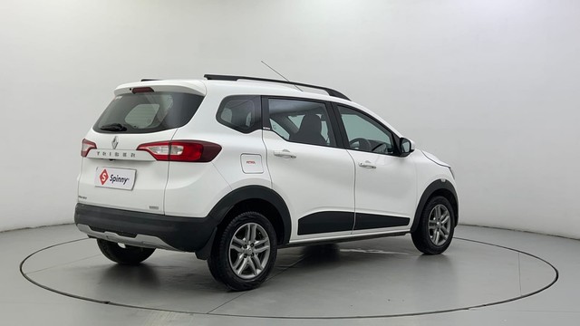 Second-hand 2020 Renault Triber RXZ for sale in Ahmedabad-3