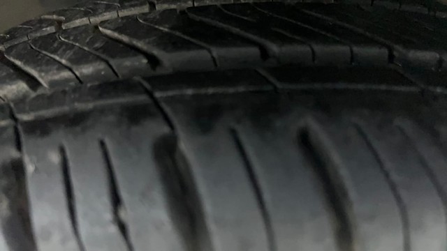 Second-hand 2020 Renault Triber RXZ for sale in Ahmedabad-27