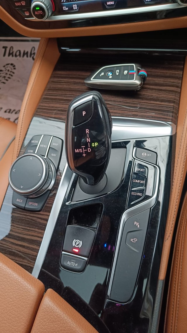 Second-hand 2018 BMW 5 Series 520d Luxury Line for sale in Coimbatore-8