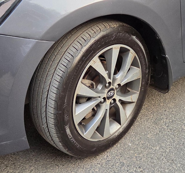 Second-hand 2015 Hyundai Verna 1.6 CRDi SX Opt for sale in Kolkata-9