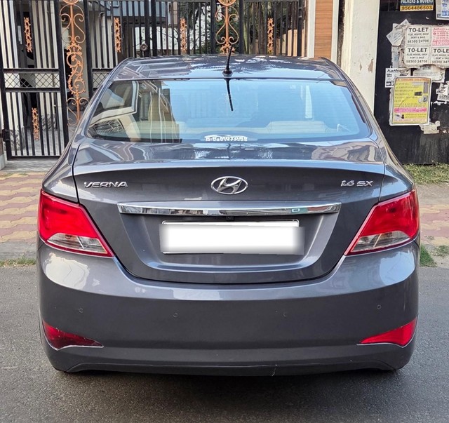 Second-hand 2015 Hyundai Verna 1.6 CRDi SX Opt for sale in Kolkata-2
