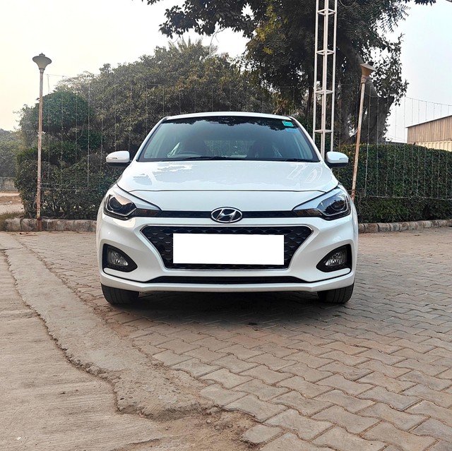 Second-hand 2019 Hyundai i20 Petrol CVT Asta for sale in Gurgaon-6