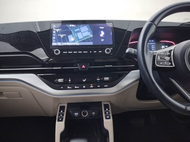 Second-hand 2022 Kia Carens Luxury Plus Diesel AT 6 STR for sale in Coimbatore-25