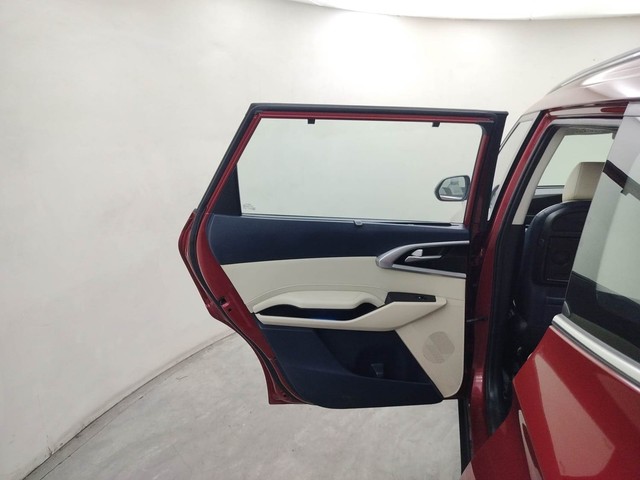 Second-hand 2022 Kia Carens Luxury Plus Diesel AT 6 STR for sale in Coimbatore-27