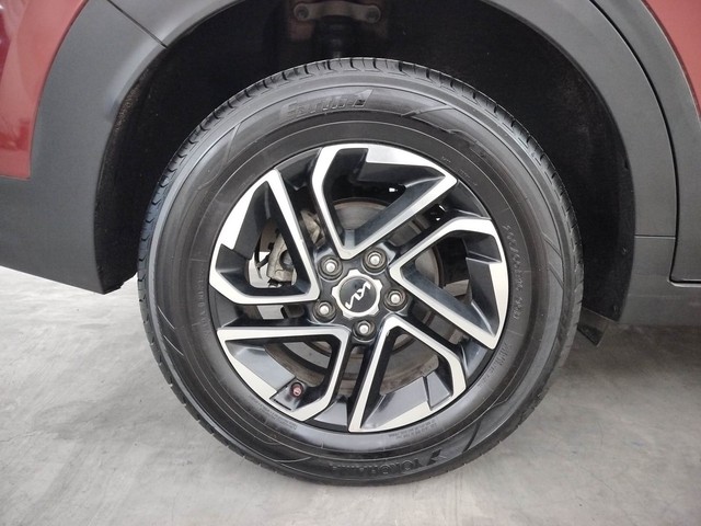 Second-hand 2022 Kia Carens Luxury Plus Diesel AT 6 STR for sale in Coimbatore-18