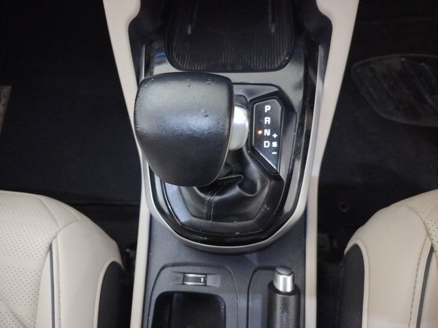 Second-hand 2022 Kia Carens Luxury Plus Diesel AT 6 STR for sale in Coimbatore-12