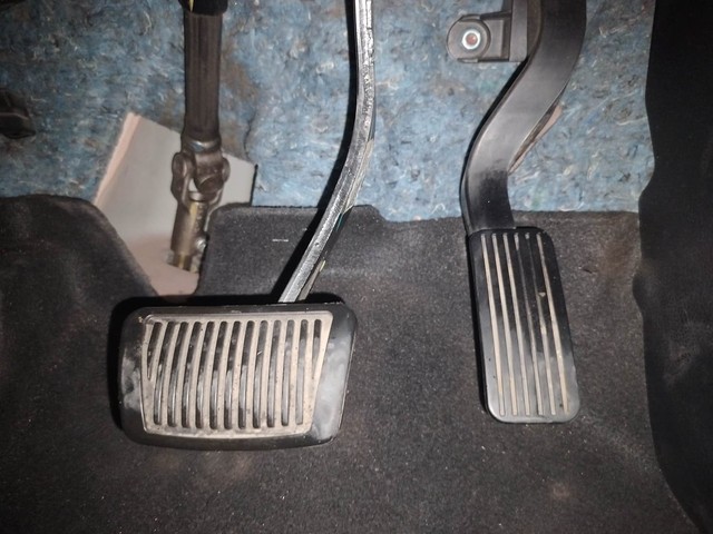 Second-hand 2022 Kia Carens Luxury Plus Diesel AT 6 STR for sale in Coimbatore-14