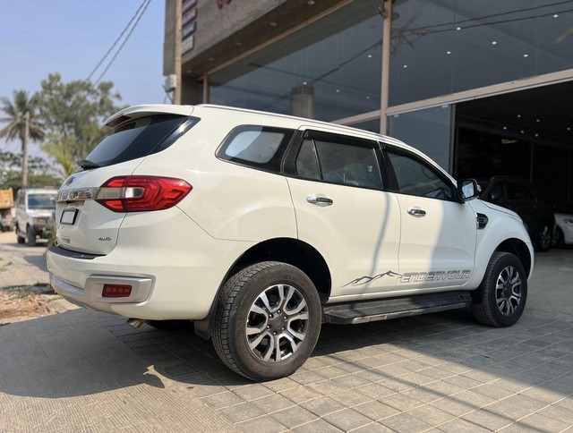 Second-hand 2020 Ford Endeavour Titanium Plus 4X4 for sale in Bangalore-13