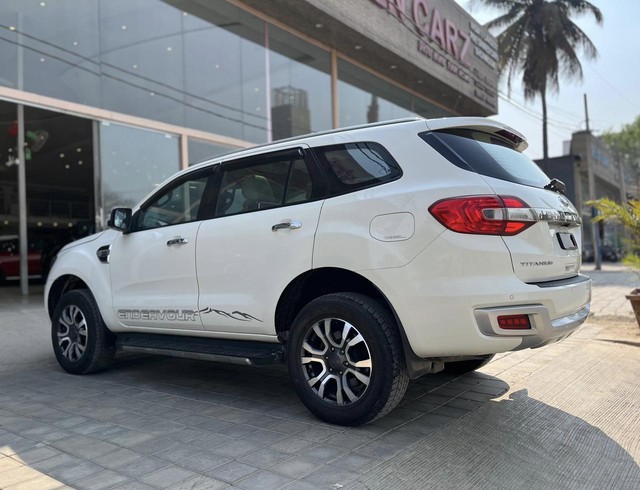 Second-hand 2020 Ford Endeavour Titanium Plus 4X4 for sale in Bangalore-12