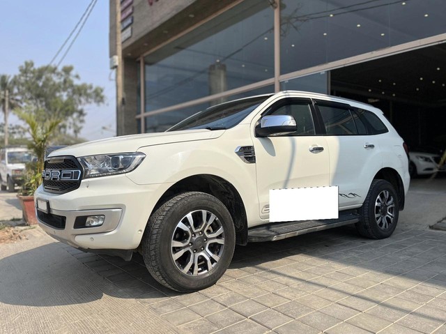 Second-hand 2020 Ford Endeavour Titanium Plus 4X4 for sale in Bangalore-4