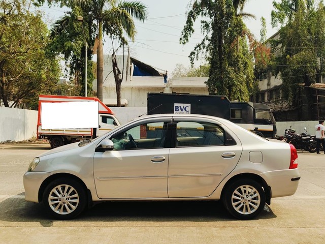 Toyota Etios V Second-hand 2013 Toyota Etios V for sale in Mumbai-7