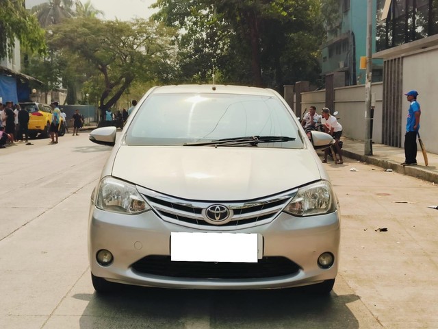 Toyota Etios V Second-hand 2013 Toyota Etios V for sale in Mumbai-6