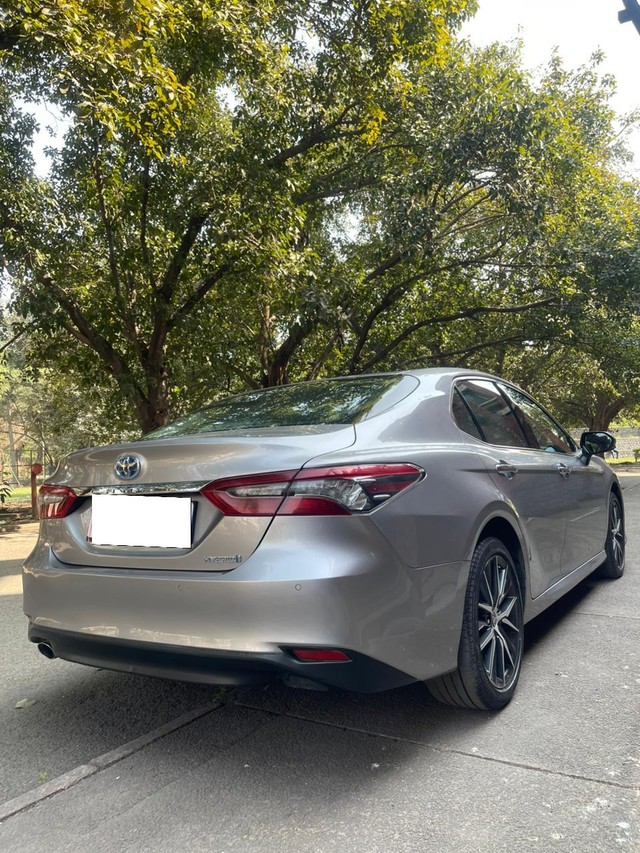 Second-hand 2024 Toyota Camry 2.5 Hybrid for sale in New Delhi-18