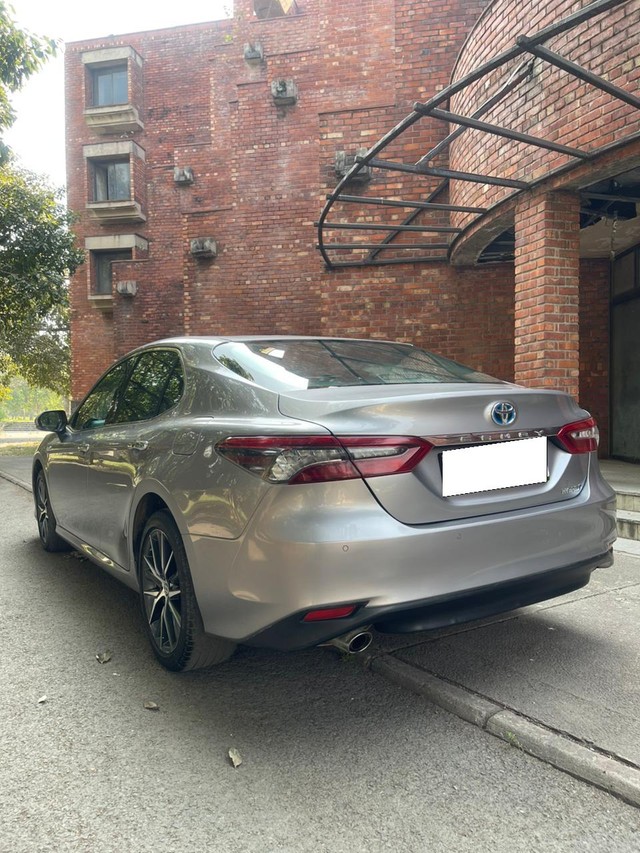 Second-hand 2024 Toyota Camry 2.5 Hybrid for sale in New Delhi-17
