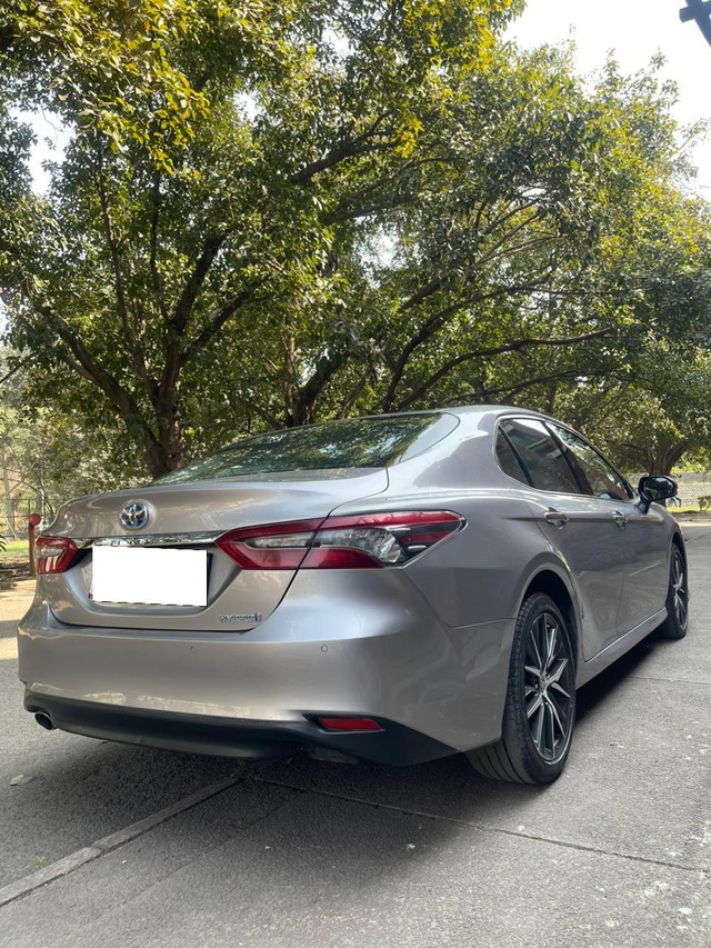 Second-hand 2024 Toyota Camry 2.5 Hybrid for sale in New Delhi-20