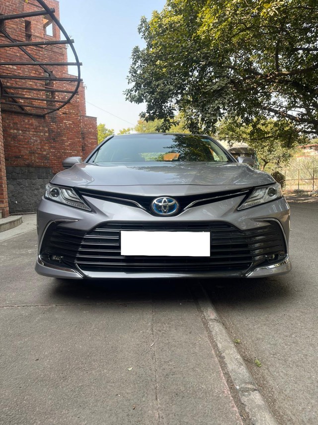 Second-hand 2024 Toyota Camry 2.5 Hybrid for sale in New Delhi-4