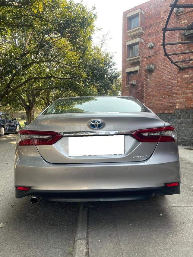 Second-hand 2024 Toyota Camry 2.5 Hybrid for sale in New Delhi-2