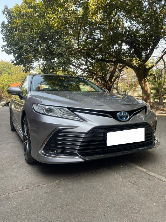 Second-hand 2024 Toyota Camry 2.5 Hybrid for sale in New Delhi-21