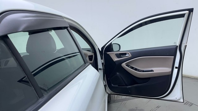 Second-hand 2019 Hyundai i20 Sportz Plus for sale in Hyderabad-16